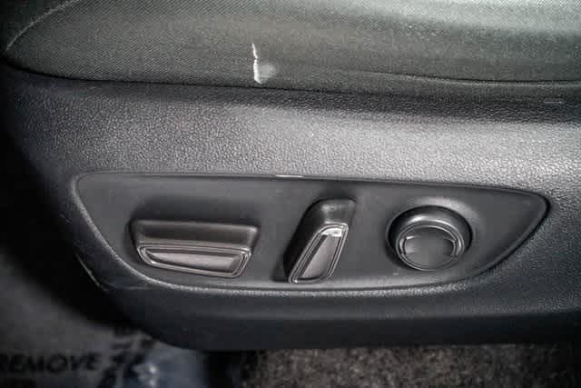 Thumbnail: 2023 Toyota RAV4 - 20