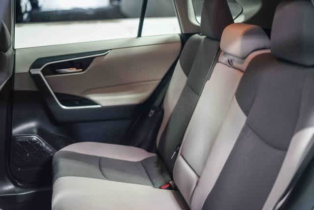 Thumbnail: 2019 Toyota RAV4 - 20