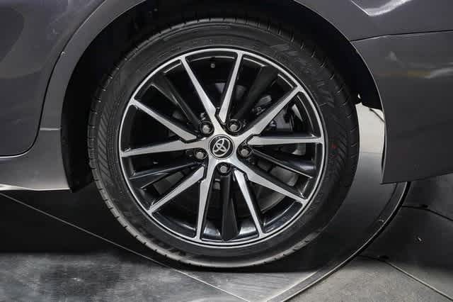 Thumbnail: 2022 Toyota Camry - 11