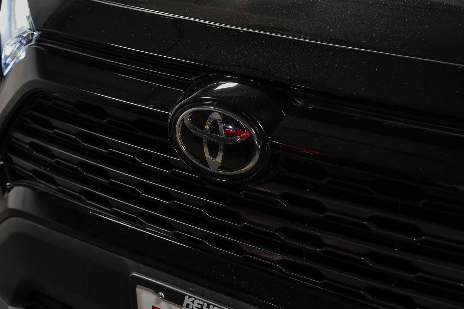 Thumbnail: 2023 Toyota RAV4 - 9