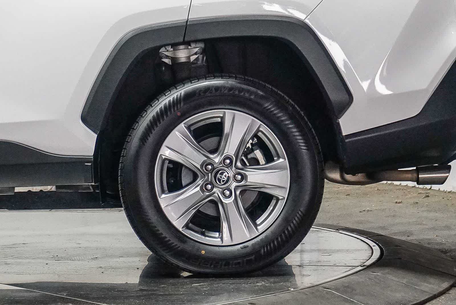Thumbnail: 2024 Toyota RAV4 - 9