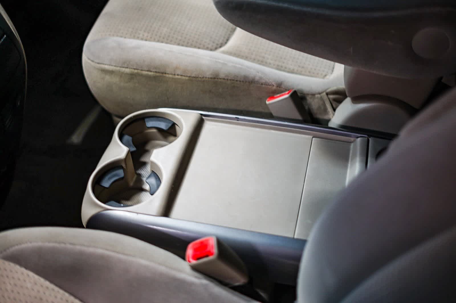 Thumbnail: 2010 Toyota Sienna - 23