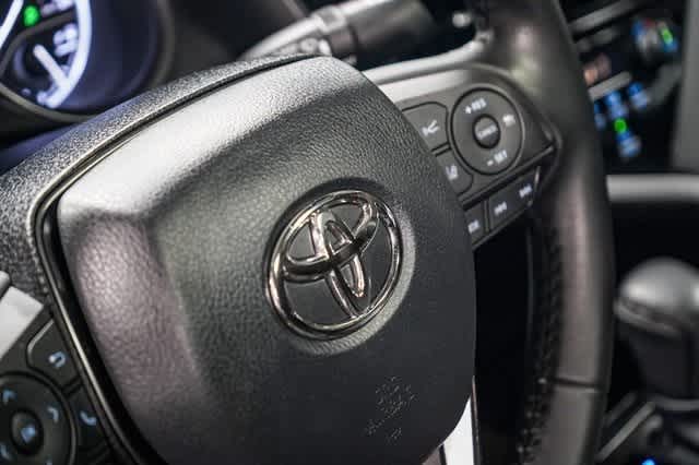 Thumbnail: 2023 Toyota Camry - 22