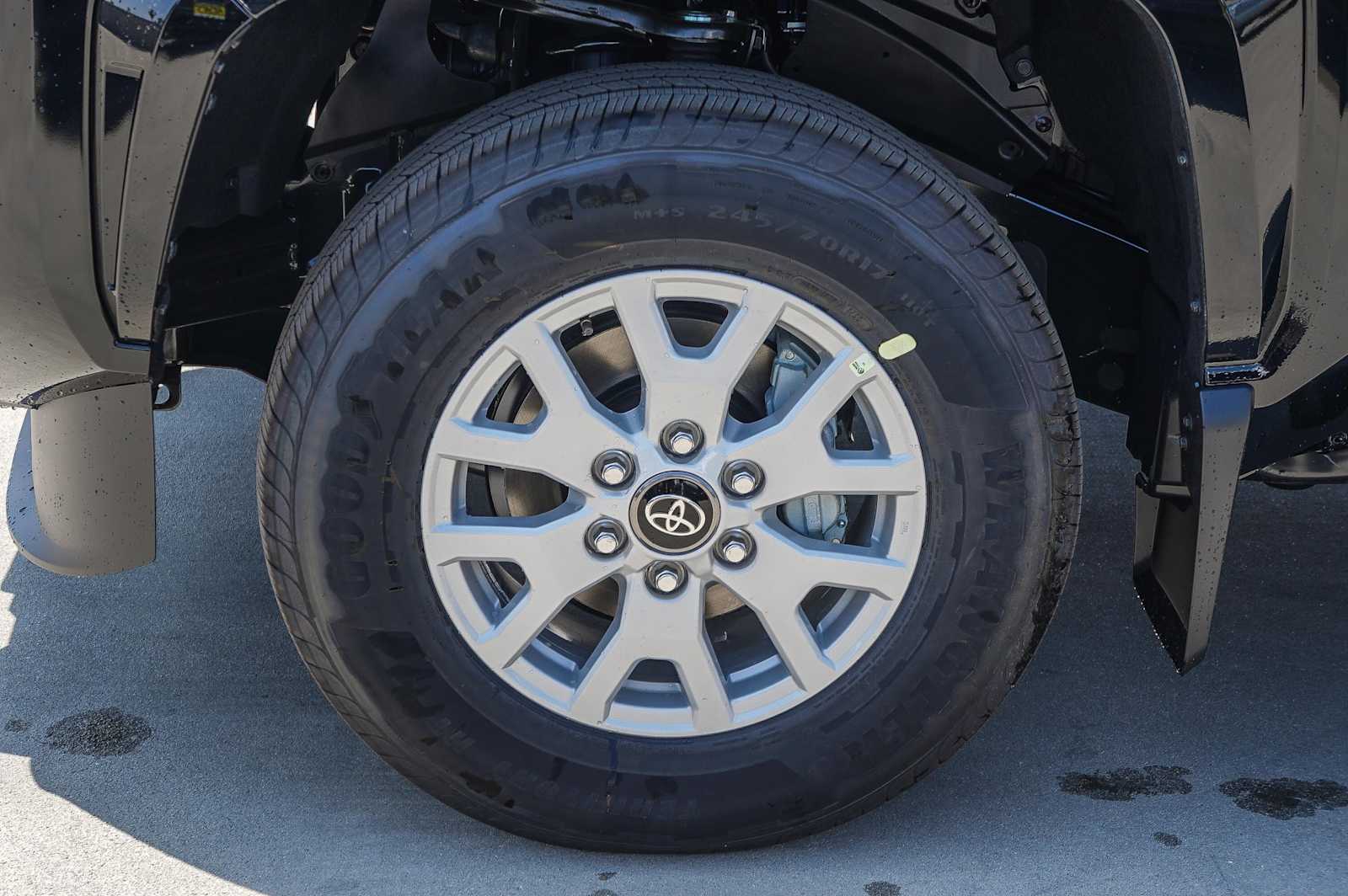 2025 Toyota Tacoma SR5 10