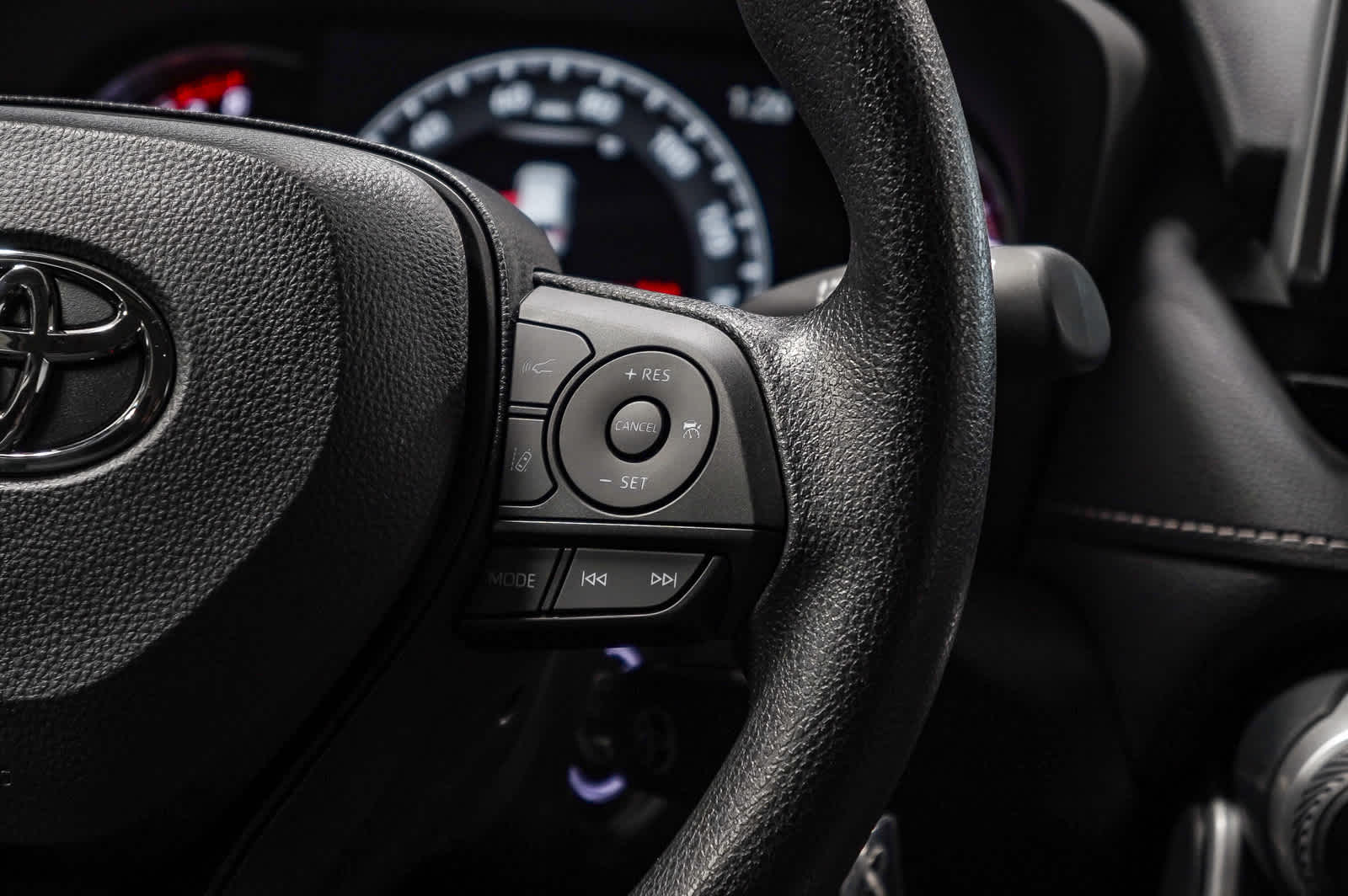 Thumbnail: 2025 Toyota RAV4 - 20