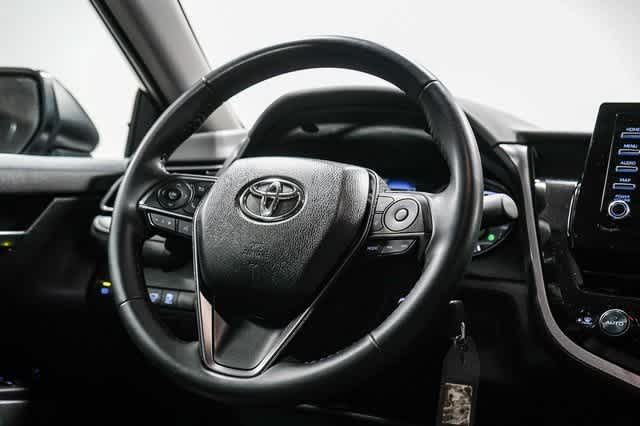 2022 Toyota Camry SE 16