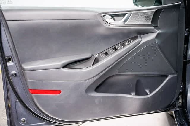 Thumbnail: 2020 Hyundai Ioniq - 18