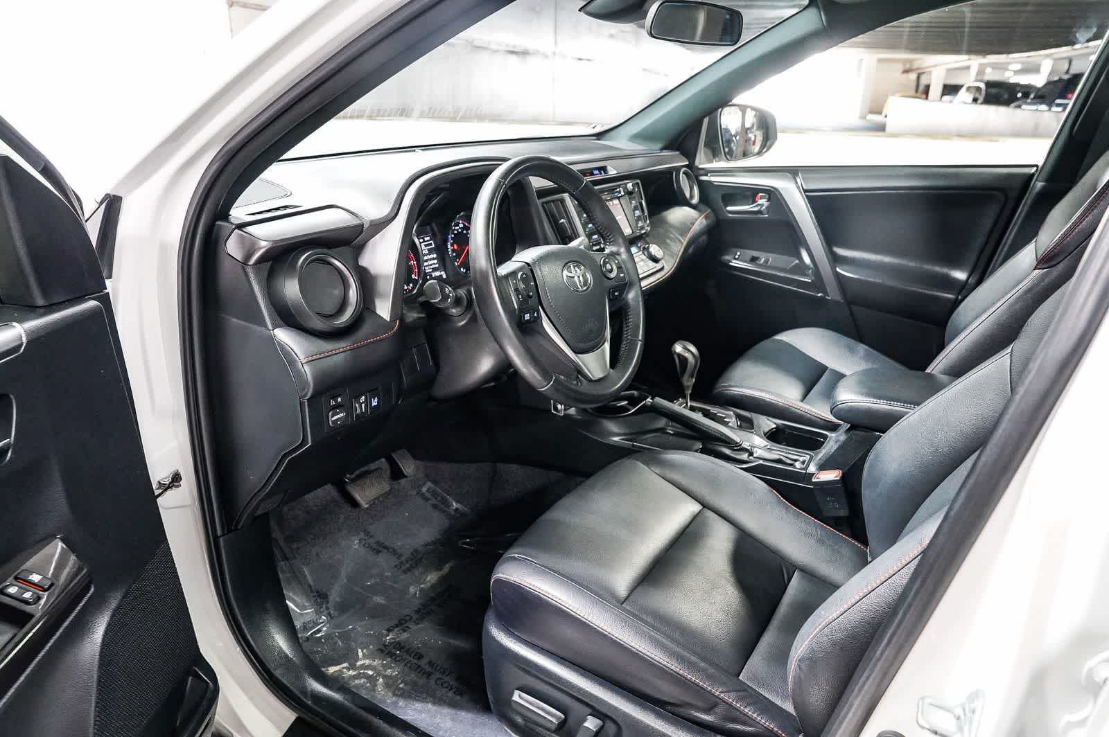 Thumbnail: 2018 Toyota RAV4 - 18