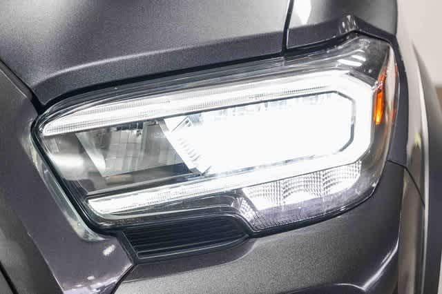 Thumbnail: 2022 Toyota Tacoma - 8