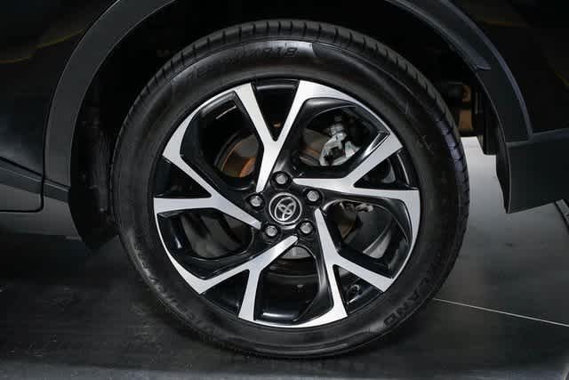 Thumbnail: 2018 Toyota C-HR - 11