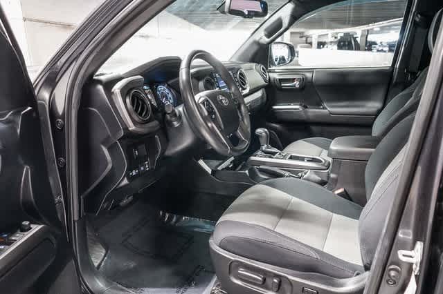 Thumbnail: 2021 Toyota Tacoma - 18