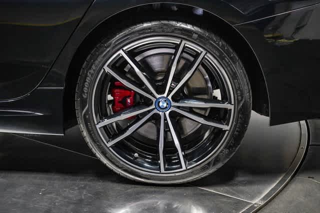 2023 BMW 3 Series 330e 10