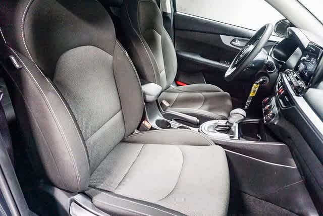 Thumbnail: 2023 Kia Forte - 16