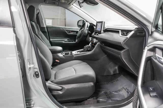 Thumbnail: 2023 Toyota RAV4 - 17