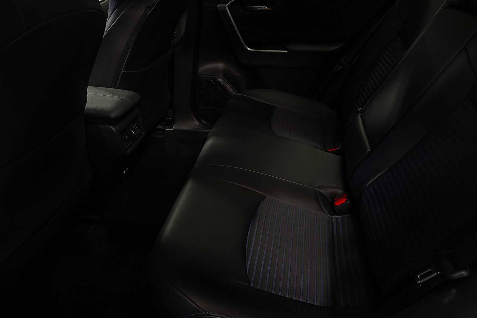 Thumbnail: 2025 Toyota RAV4 - 22