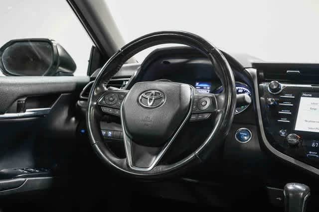 Thumbnail: 2020 Toyota Camry - 16