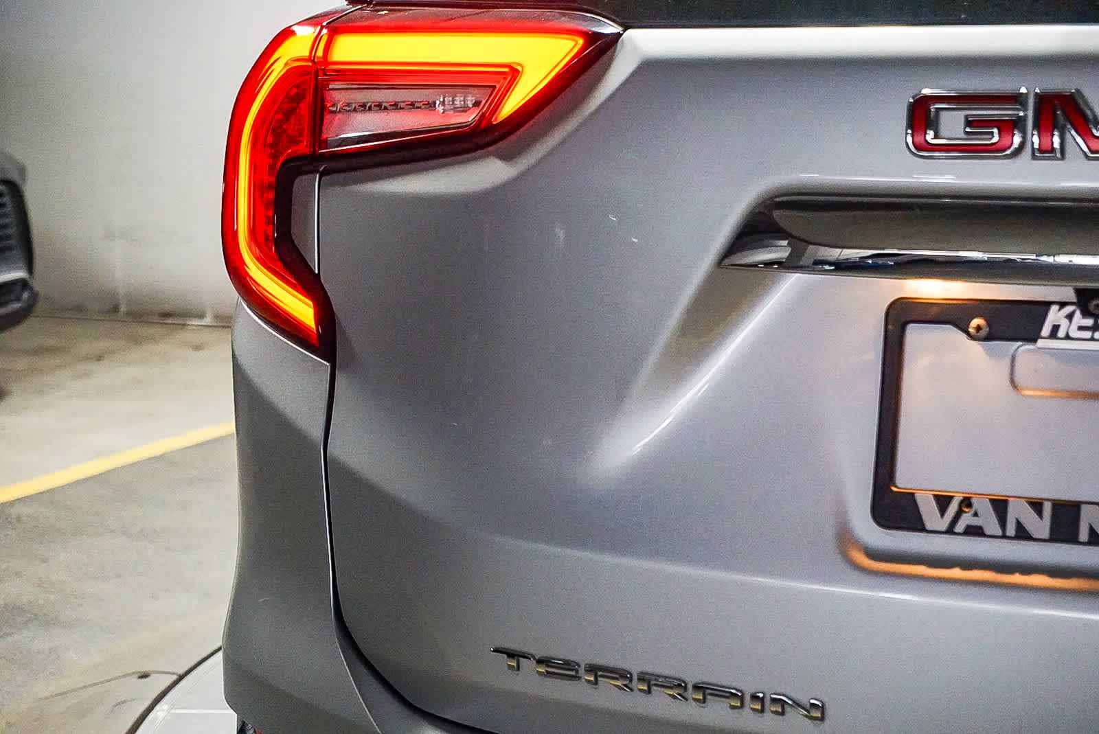 Thumbnail: 2022 GMC Terrain - 11