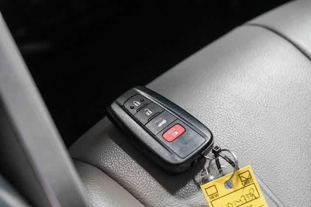 Thumbnail: 2020 Toyota Camry - 29