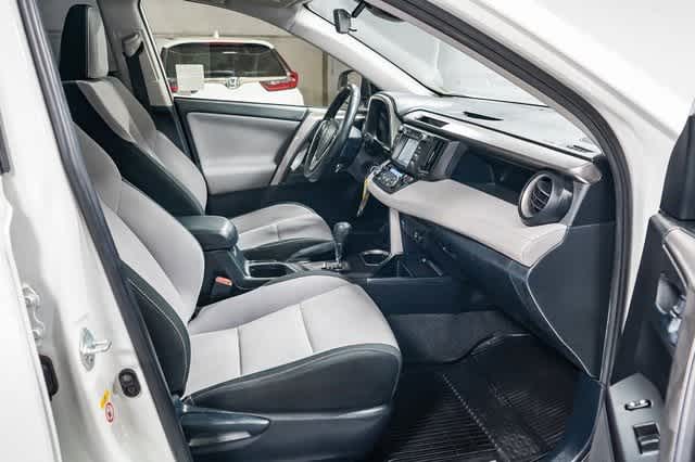 Thumbnail: 2018 Toyota RAV4 - 18