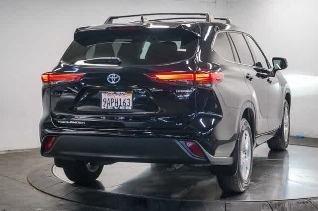 Thumbnail: 2022 Toyota Highlander - 5