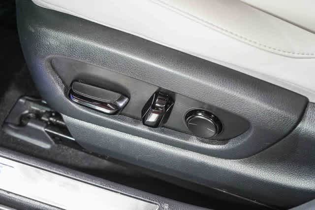 Thumbnail: 2024 Lexus UX - 23