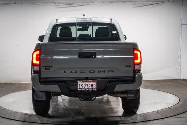 Thumbnail: 2022 Toyota Tacoma - 3