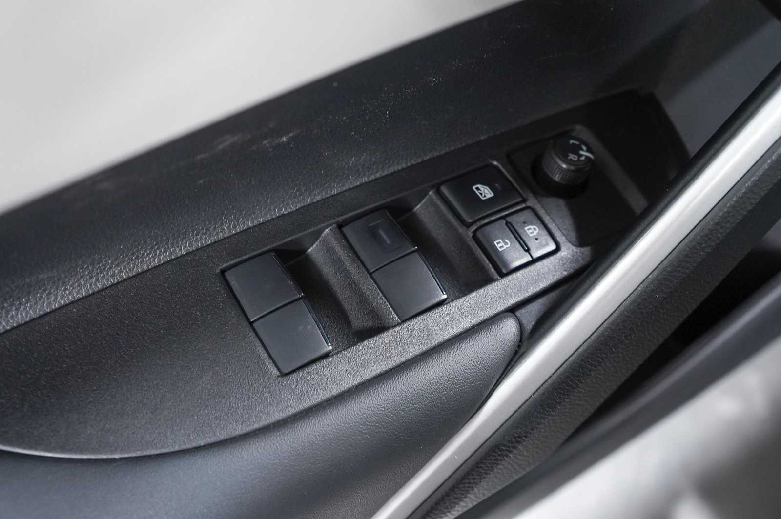 2025 Toyota Corolla Cross L 23