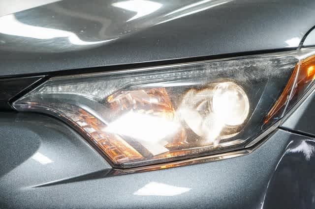 2018 Toyota RAV4 Adventure 8