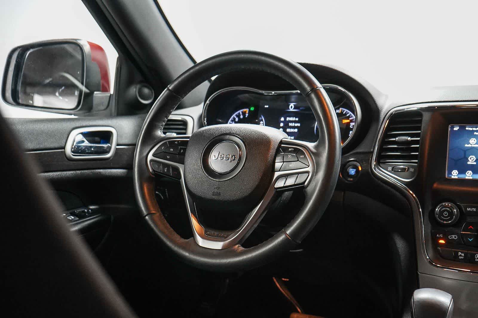Thumbnail: 2018 Jeep Grand Cherokee - 14