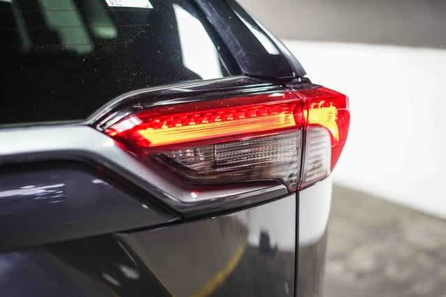 Thumbnail: 2019 Toyota RAV4 - 9