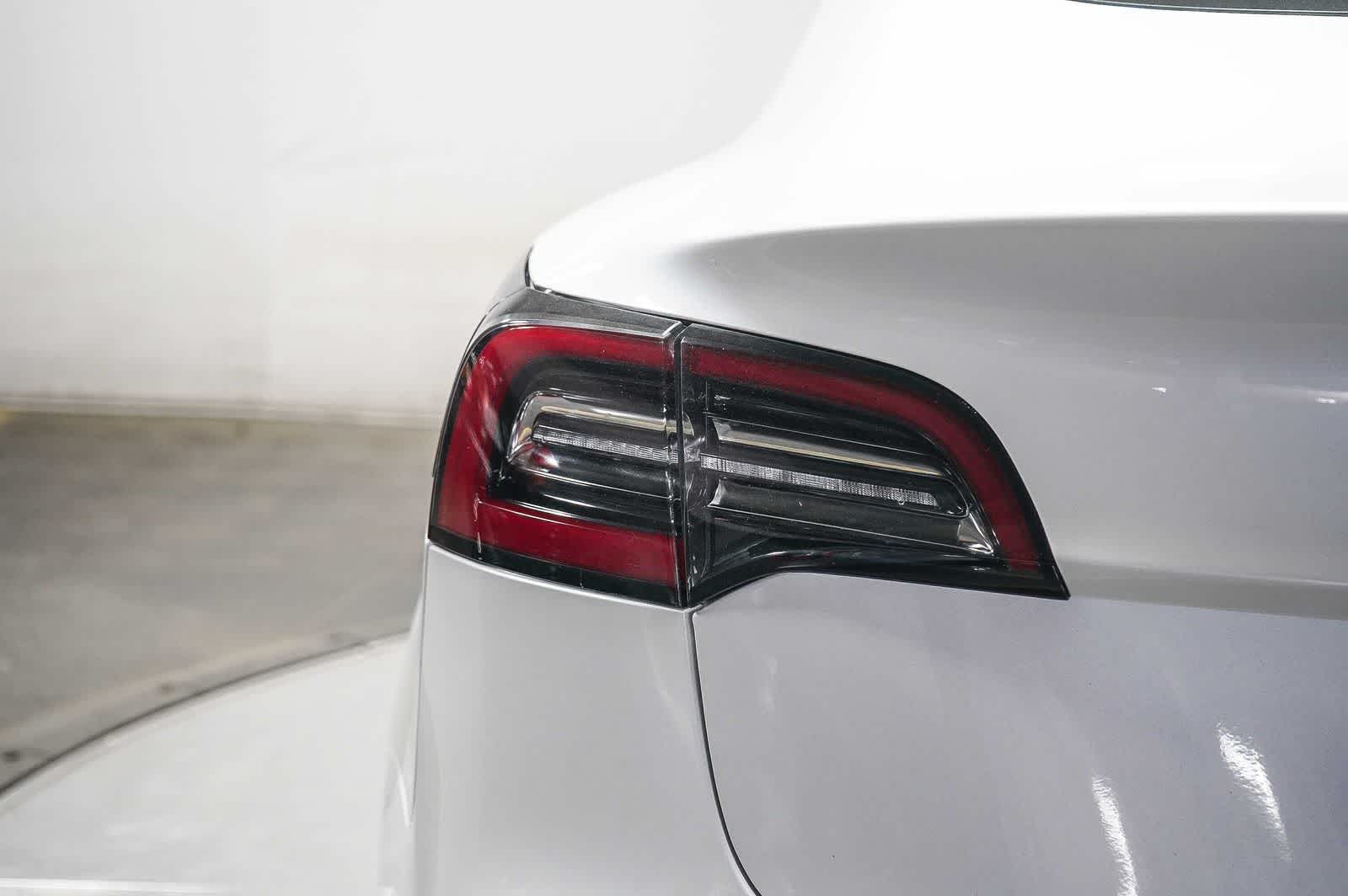 Thumbnail: 2021 Tesla Model 3 - 11