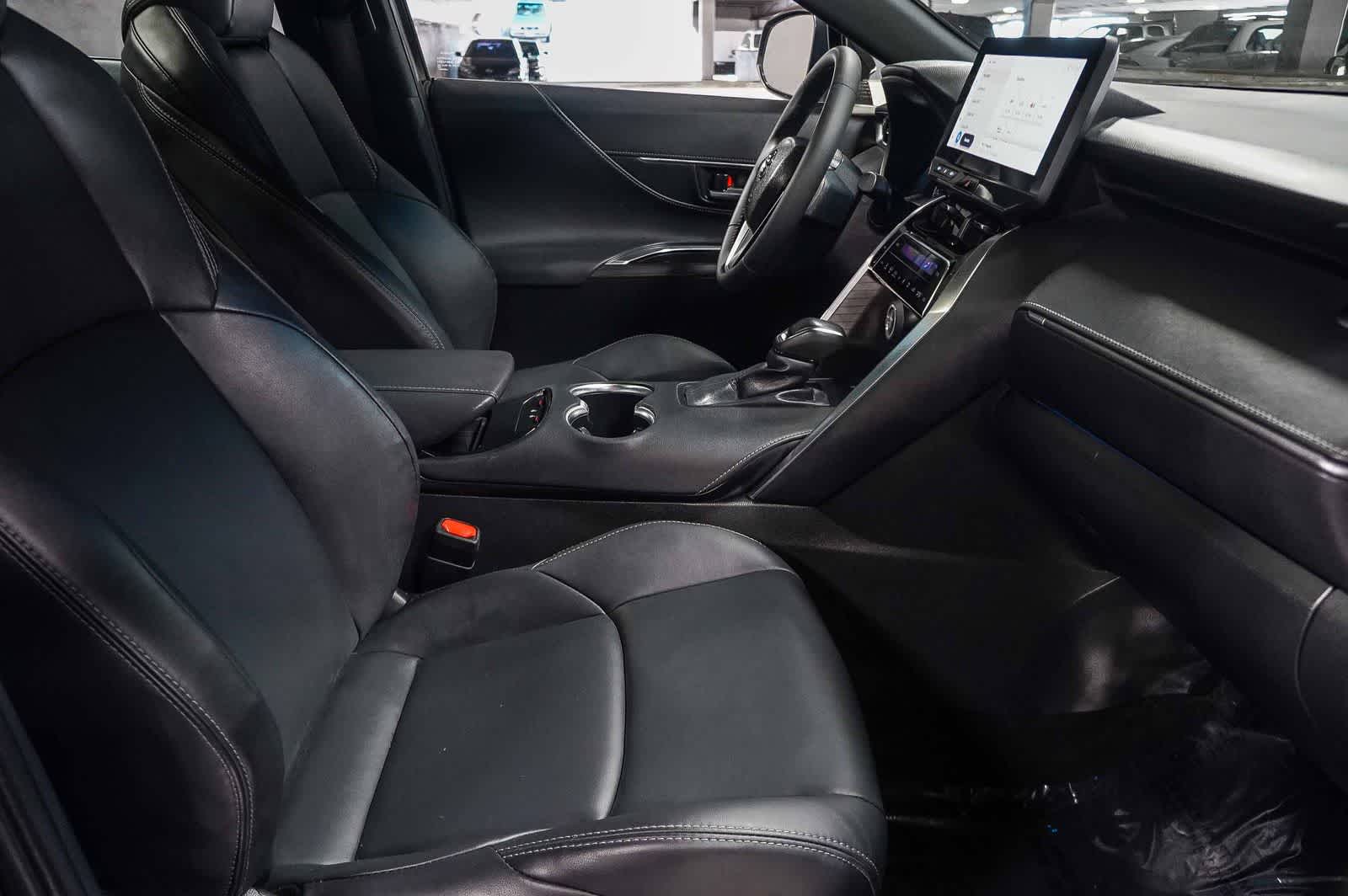 Thumbnail: 2024 Toyota Venza - 20