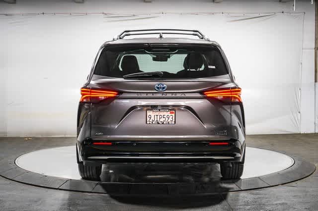 Thumbnail: 2023 Toyota Sienna - 4