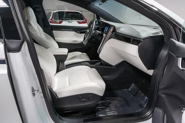 Thumbnail: 2018 Tesla Model X - 16