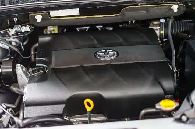 Thumbnail: 2012 Toyota Sienna - 30