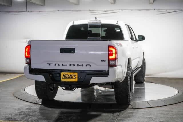 Thumbnail: 2018 Toyota Tacoma - 4