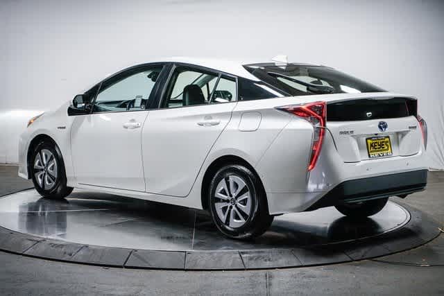 2017 Toyota Prius Four 2