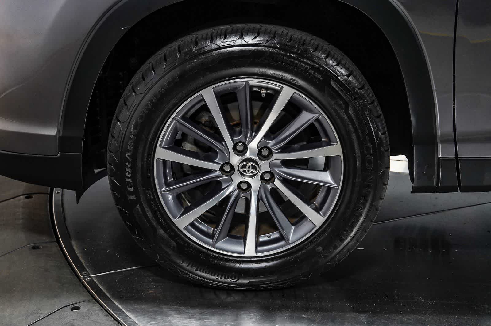 Thumbnail: 2019 Toyota Highlander - 9