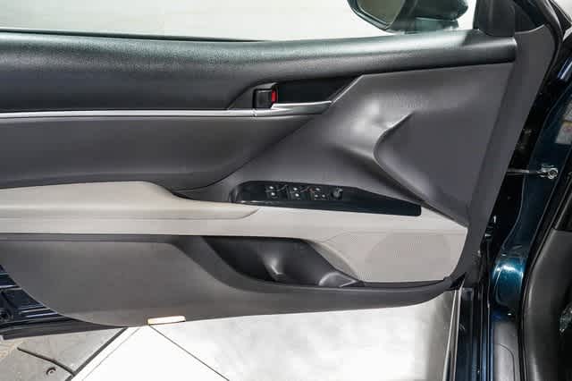 Thumbnail: 2018 Toyota Camry - 22