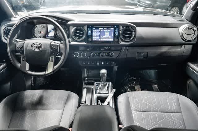 Thumbnail: 2018 Toyota Tacoma - 13