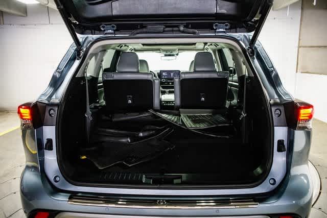 2023 Toyota Highlander Platinum 28
