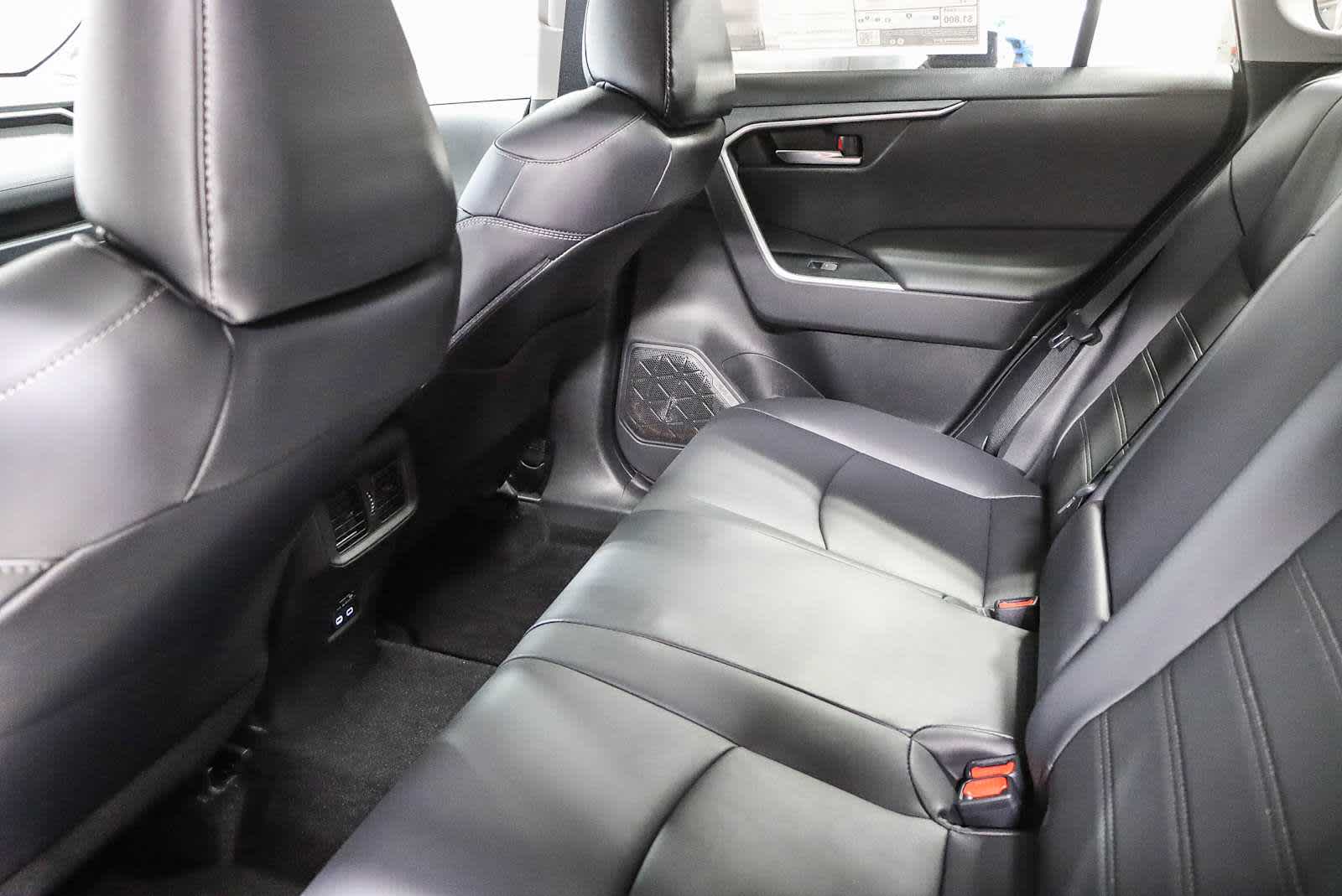 Thumbnail: 2025 Toyota RAV4 - 21