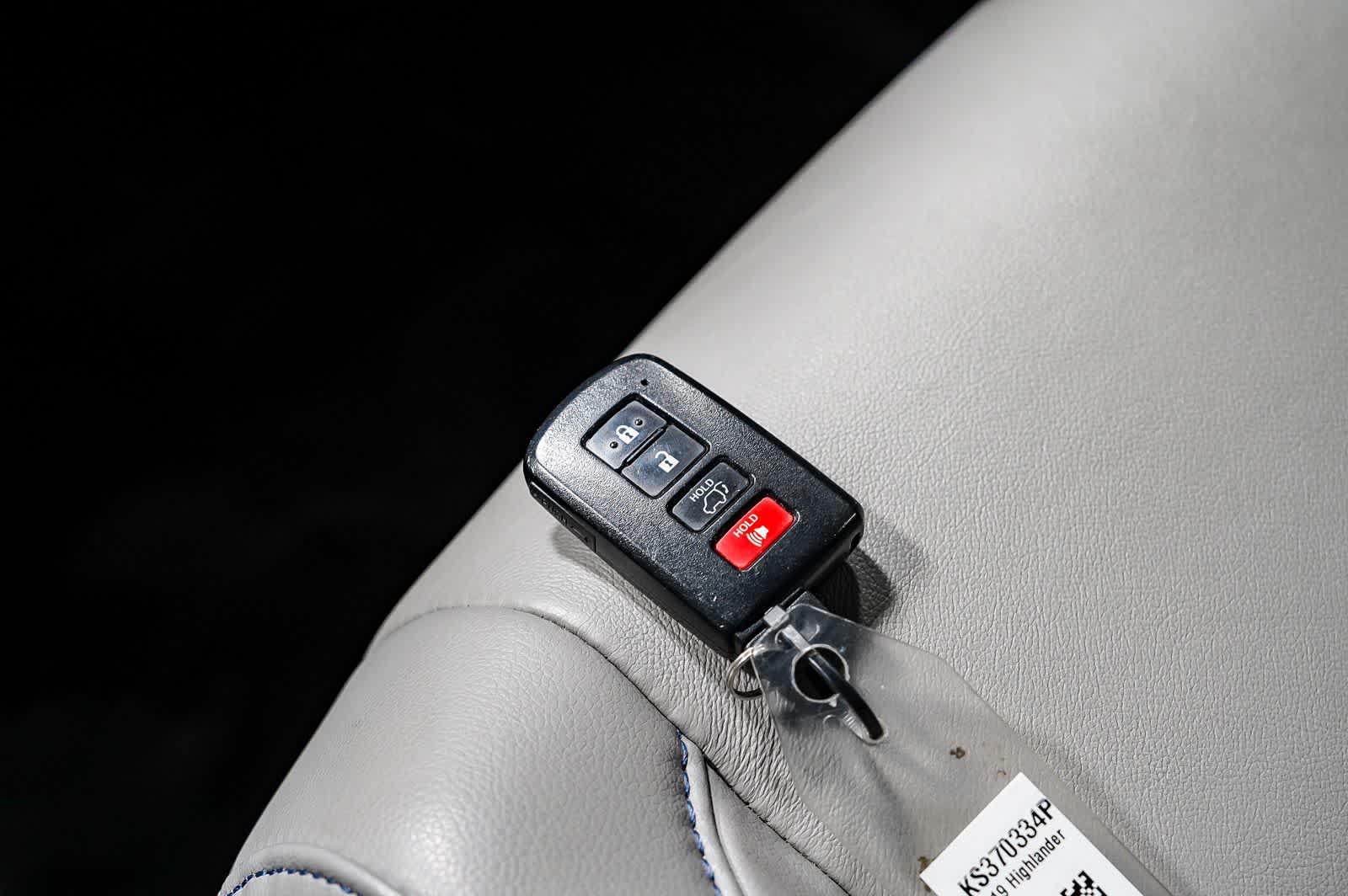 Thumbnail: 2019 Toyota Highlander - 29