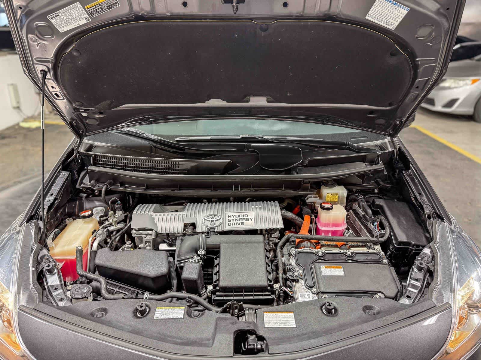 Thumbnail: 2016 Toyota Prius v - 27