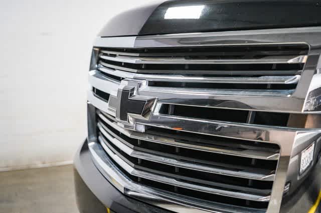 Thumbnail: 2015 Chevrolet Suburban - 8