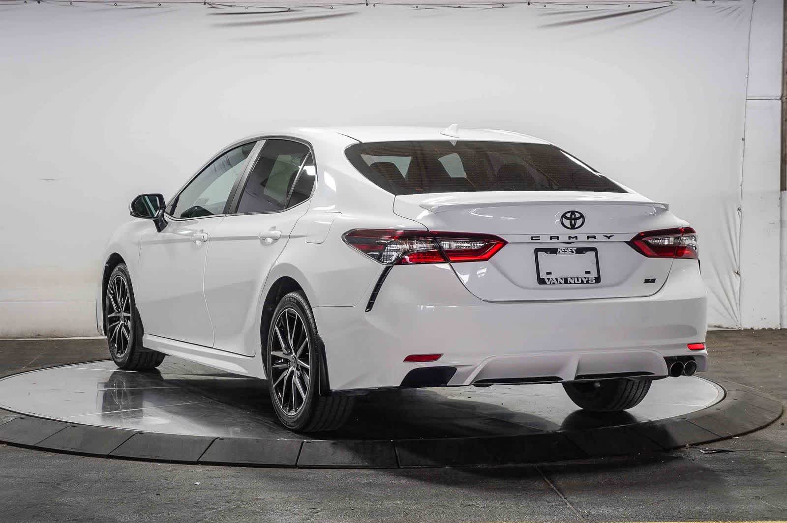 Thumbnail: 2024 Toyota Camry - 3