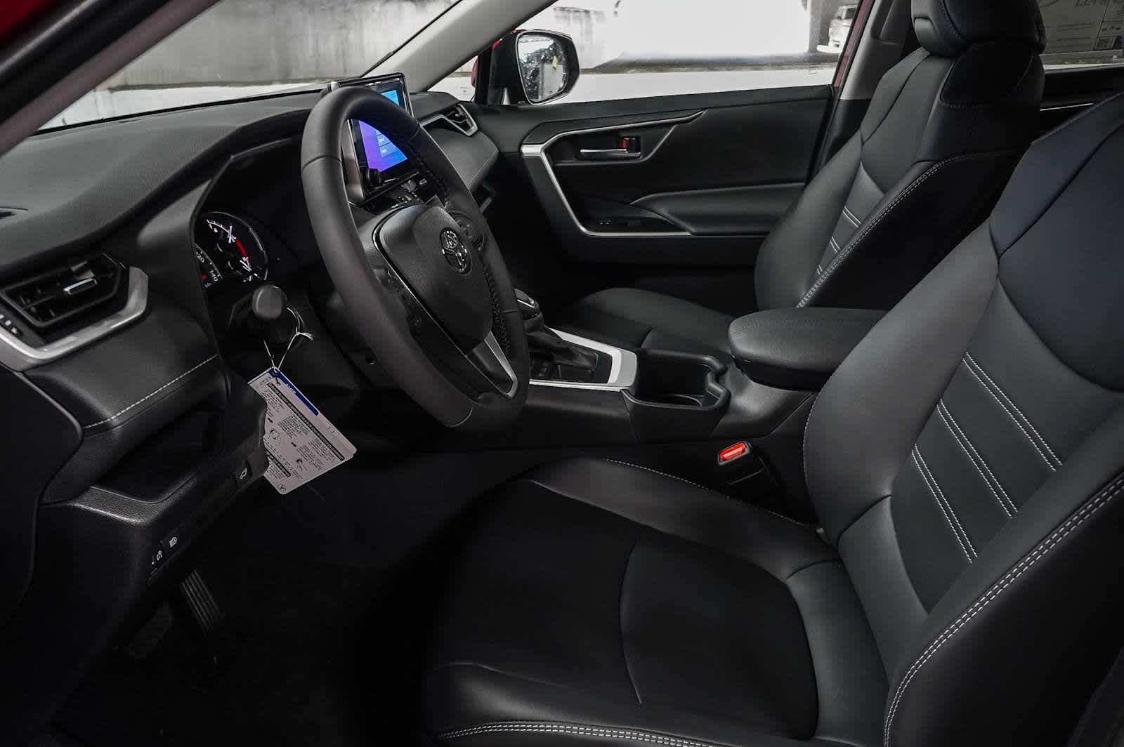 Thumbnail: 2025 Toyota RAV4 - 21