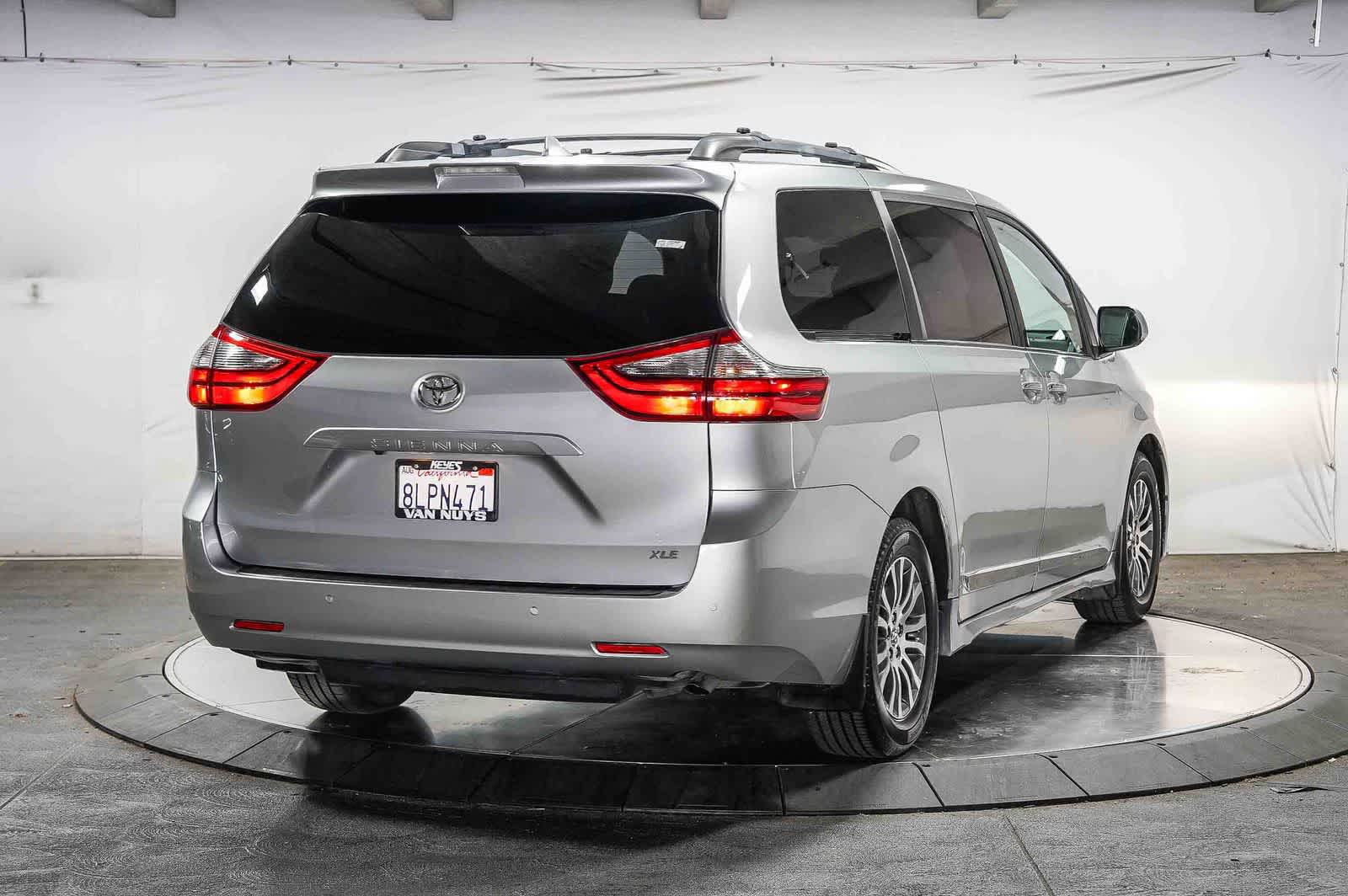 Thumbnail: 2020 Toyota Sienna - 4