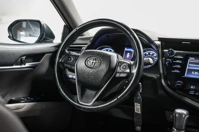 Thumbnail: 2018 Toyota Camry - 16