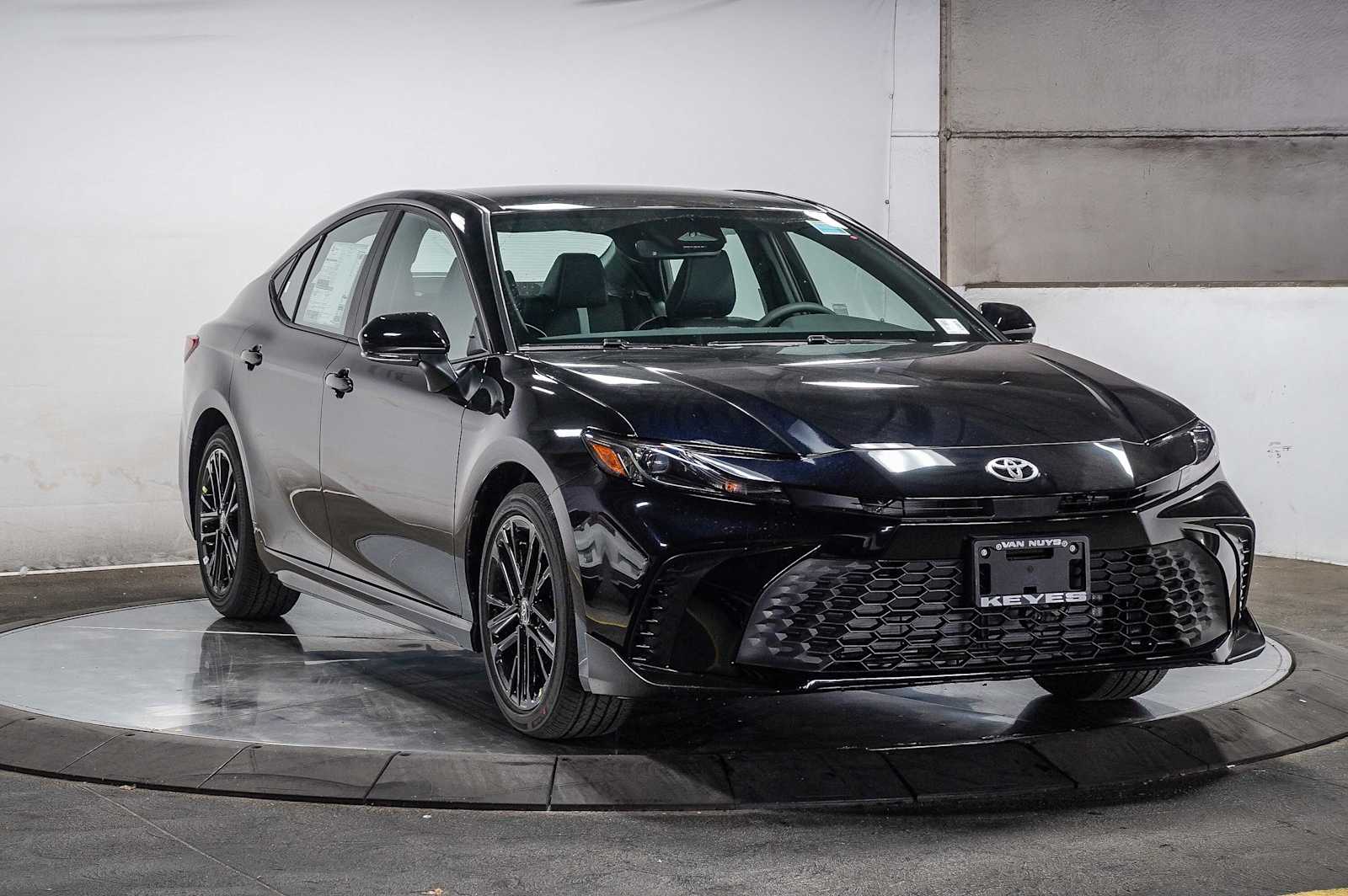 Thumbnail: 2025 Toyota Camry - 3